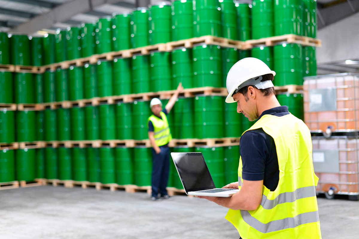 Schulung zum sicheren Bedienen von Arbeitsmitteln im Unternehmen